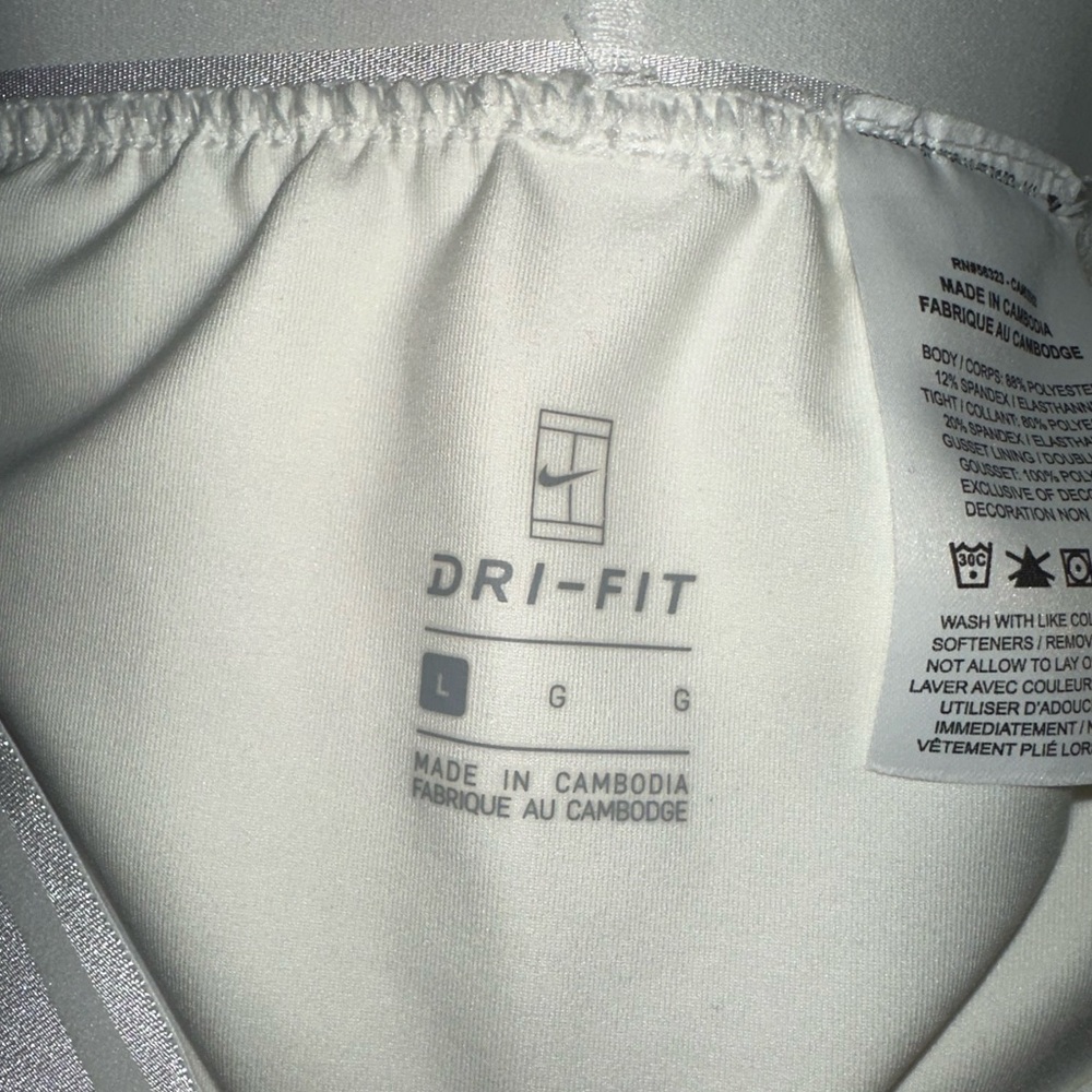 Nike golf ⛳️ / tennis 🎾skort NWT - Picture 4 of 4
